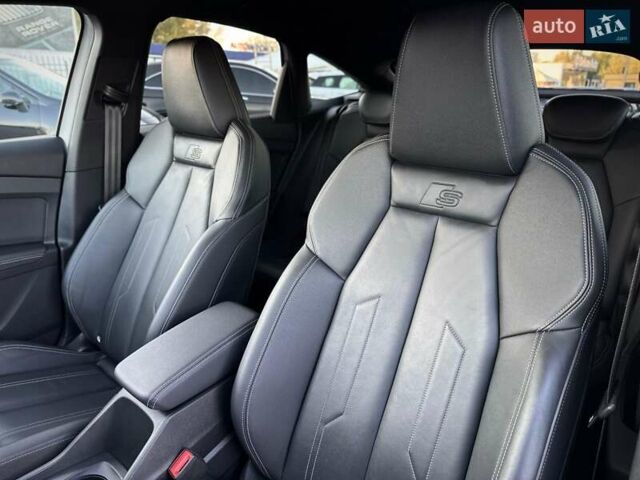 Белый Ауди Q4 e-tron, объемом двигателя 0 л и пробегом 60 тыс. км за 39900 $, фото 48 на Automoto.ua