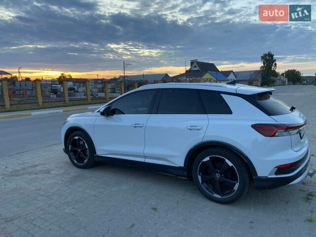 Белый Ауди Q4 e-tron, объемом двигателя 0 л и пробегом 38 тыс. км за 32500 $, фото 5 на Automoto.ua
