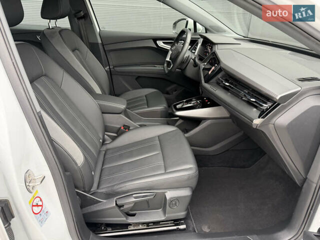 Белый Ауди Q4 e-tron, объемом двигателя 0 л и пробегом 150 тыс. км за 24200 $, фото 38 на Automoto.ua