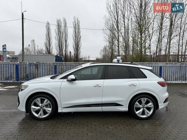 Белый Ауди Q4 e-tron, объемом двигателя 0 л и пробегом 101 тыс. км за 27800 $, фото 3 на Automoto.ua