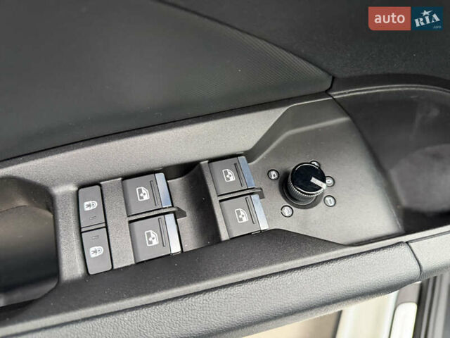 Белый Ауди Q4 e-tron, объемом двигателя 0 л и пробегом 150 тыс. км за 24200 $, фото 61 на Automoto.ua