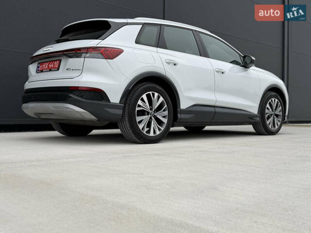 Белый Ауди Q4 e-tron, объемом двигателя 0 л и пробегом 150 тыс. км за 24200 $, фото 23 на Automoto.ua