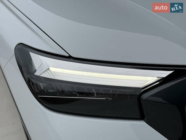 Белый Ауди Q4 e-tron, объемом двигателя 0 л и пробегом 150 тыс. км за 24200 $, фото 31 на Automoto.ua