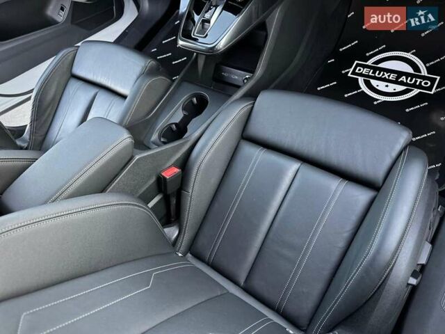 Белый Ауди Q4 e-tron, объемом двигателя 0 л и пробегом 60 тыс. км за 39900 $, фото 61 на Automoto.ua