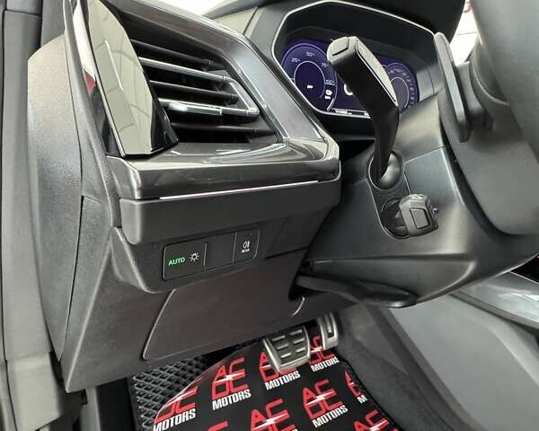Белый Ауди Q4 e-tron, объемом двигателя 0 л и пробегом 21 тыс. км за 31500 $, фото 15 на Automoto.ua