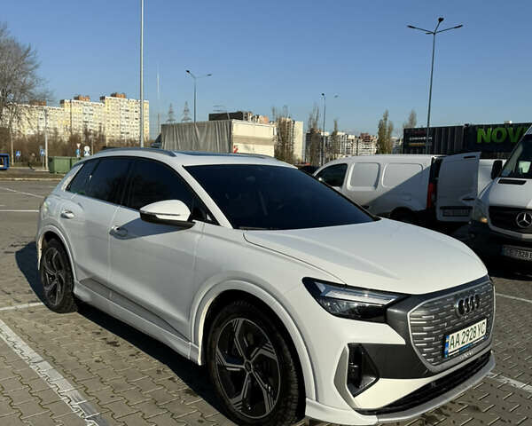 Білий Ауді Q4 e-tron, об'ємом двигуна 0 л та пробігом 44 тис. км за 29900 $, фото 9 на Automoto.ua