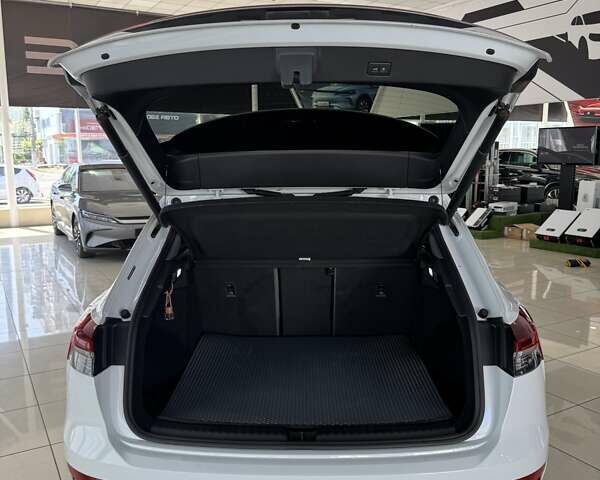 Белый Ауди Q4 e-tron, объемом двигателя 0 л и пробегом 21 тыс. км за 31500 $, фото 29 на Automoto.ua