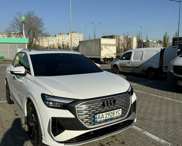 Білий Ауді Q4 e-tron, об'ємом двигуна 0 л та пробігом 44 тис. км за 29900 $, фото 13 на Automoto.ua