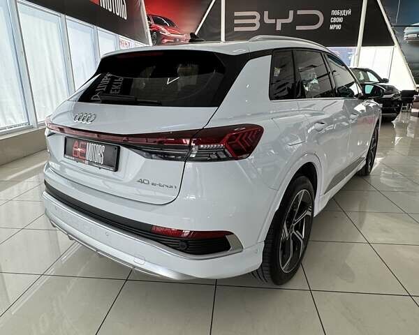 Белый Ауди Q4 e-tron, объемом двигателя 0 л и пробегом 21 тыс. км за 31500 $, фото 6 на Automoto.ua