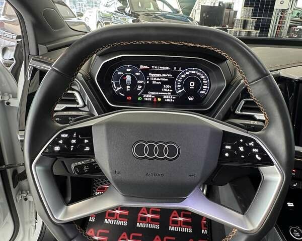 Белый Ауди Q4 e-tron, объемом двигателя 0 л и пробегом 21 тыс. км за 31500 $, фото 18 на Automoto.ua