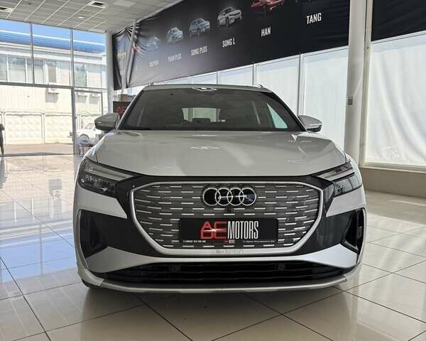 Белый Ауди Q4 e-tron, объемом двигателя 0 л и пробегом 21 тыс. км за 31500 $, фото 1 на Automoto.ua
