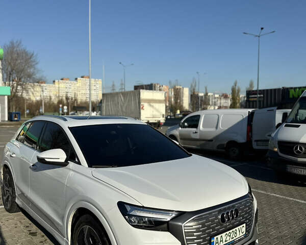 Білий Ауді Q4 e-tron, об'ємом двигуна 0 л та пробігом 44 тис. км за 29900 $, фото 2 на Automoto.ua