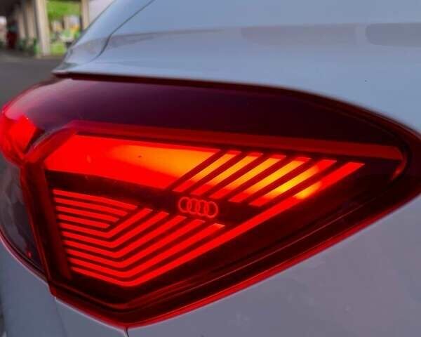 Белый Ауди Q4 e-tron, объемом двигателя 0 л и пробегом 78 тыс. км за 27000 $, фото 5 на Automoto.ua