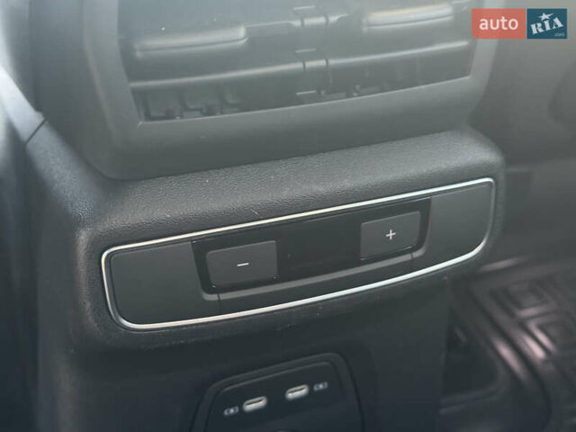 Белый Ауди Q4 e-tron, объемом двигателя 0 л и пробегом 45 тыс. км за 29999 $, фото 29 на Automoto.ua