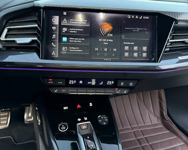 Белый Ауди Q4 e-tron, объемом двигателя 0 л и пробегом 65 тыс. км за 28500 $, фото 27 на Automoto.ua