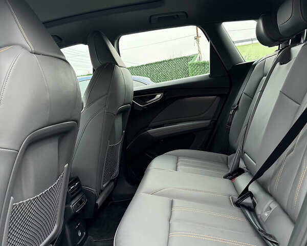 Белый Ауди Q4 e-tron, объемом двигателя 0 л и пробегом 6 тыс. км за 28500 $, фото 36 на Automoto.ua