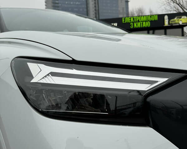 Білий Ауді Q4 e-tron, об'ємом двигуна 0 л та пробігом 25 тис. км за 28000 $, фото 7 на Automoto.ua