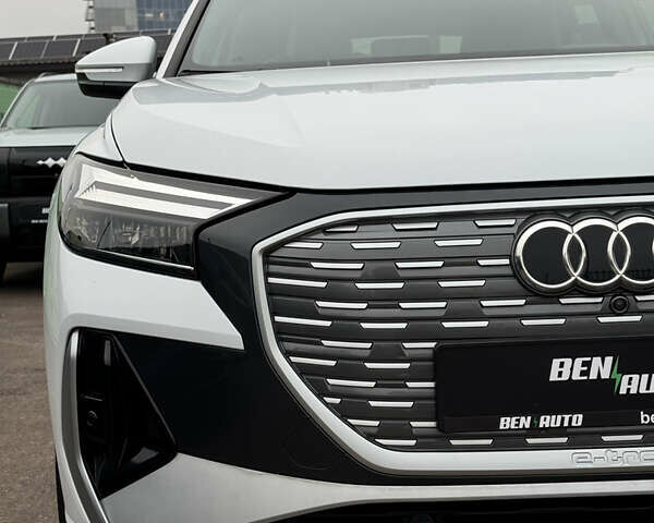 Белый Ауди Q4 e-tron, объемом двигателя 0 л и пробегом 6 тыс. км за 28500 $, фото 8 на Automoto.ua