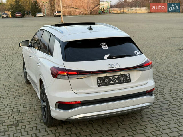 Белый Ауди Q4 e-tron, объемом двигателя 0 л и пробегом 65 тыс. км за 28500 $, фото 45 на Automoto.ua