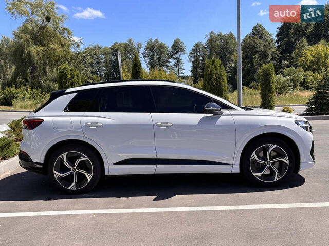 Белый Ауди Q4 e-tron, объемом двигателя 0 л и пробегом 20 тыс. км за 29700 $, фото 4 на Automoto.ua