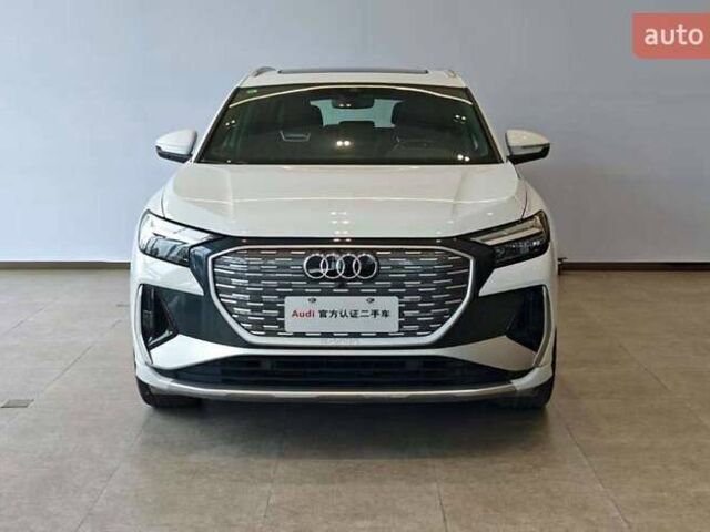 Белый Ауди Q4 e-tron, объемом двигателя 0 л и пробегом 8 тыс. км за 26900 $, фото 1 на Automoto.ua