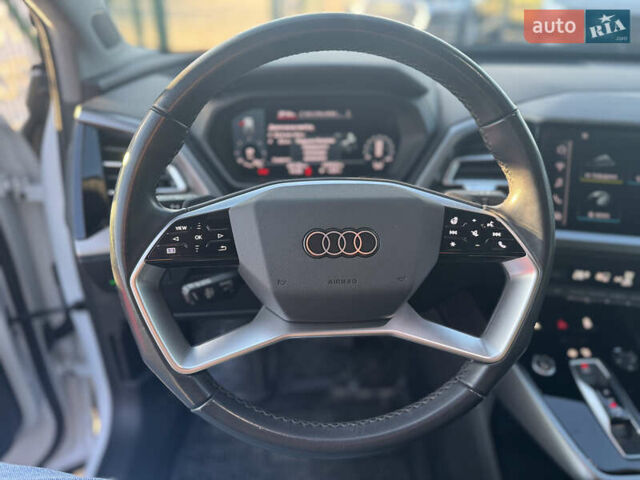 Белый Ауди Q4 e-tron, объемом двигателя 0 л и пробегом 45 тыс. км за 29999 $, фото 18 на Automoto.ua