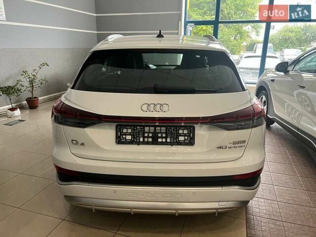Білий Ауді Q4 e-tron, об'ємом двигуна 0 л та пробігом 20 тис. км за 31000 $, фото 4 на Automoto.ua