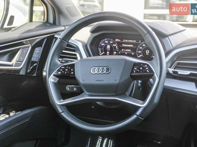 Белый Ауди Q4 e-tron, объемом двигателя 0 л и пробегом 29 тыс. км за 17700 $, фото 7 на Automoto.ua
