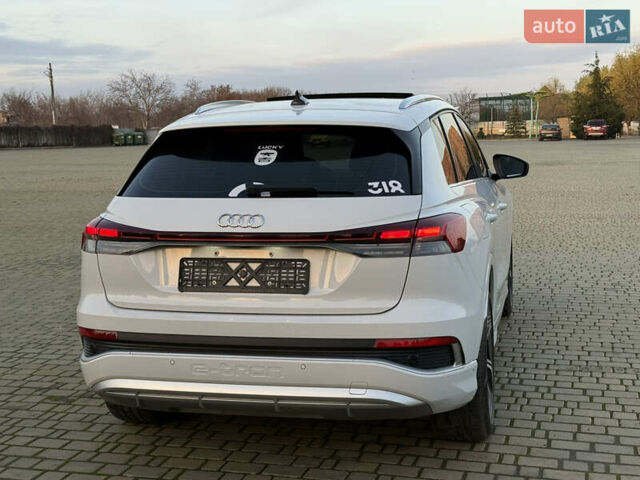 Белый Ауди Q4 e-tron, объемом двигателя 0 л и пробегом 65 тыс. км за 28500 $, фото 42 на Automoto.ua