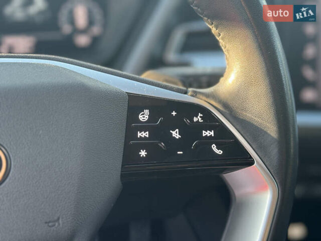 Белый Ауди Q4 e-tron, объемом двигателя 0 л и пробегом 45 тыс. км за 29999 $, фото 20 на Automoto.ua