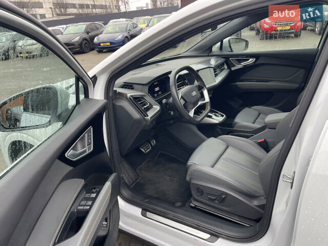 Белый Ауди Q4 e-tron, объемом двигателя 0 л и пробегом 16 тыс. км за 29500 $, фото 4 на Automoto.ua