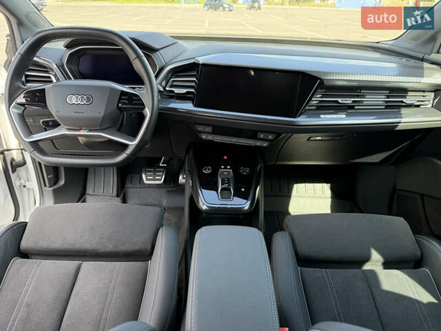 Белый Ауди Q4 e-tron, объемом двигателя 0 л и пробегом 48 тыс. км за 31500 $, фото 10 на Automoto.ua