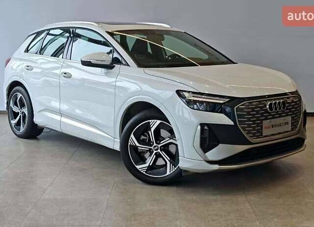 Белый Ауди Q4 e-tron, объемом двигателя 0 л и пробегом 8 тыс. км за 26900 $, фото 2 на Automoto.ua