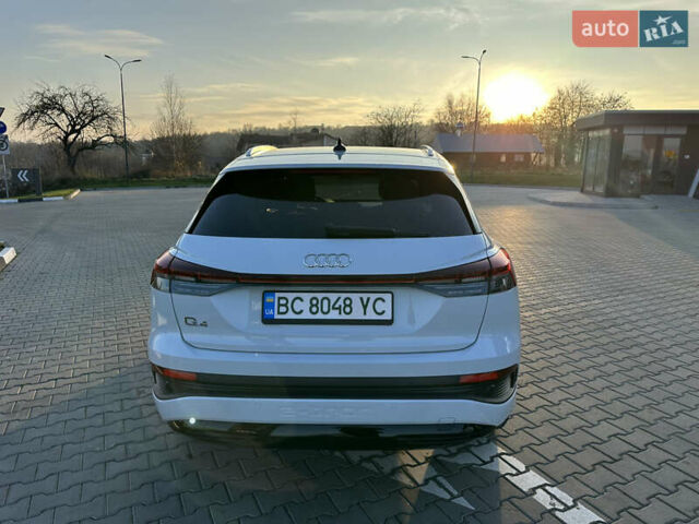 Белый Ауди Q4 e-tron, объемом двигателя 0 л и пробегом 43 тыс. км за 26950 $, фото 8 на Automoto.ua