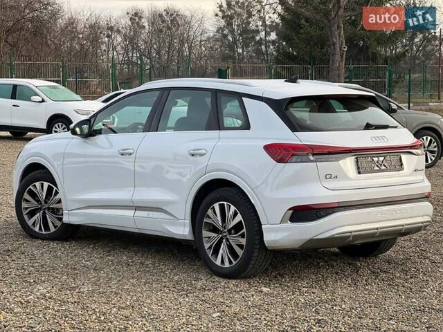 Белый Ауди Q4 e-tron, объемом двигателя 0 л и пробегом 18 тыс. км за 27500 $, фото 5 на Automoto.ua