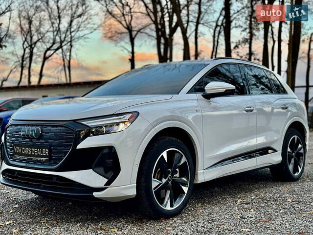 Белый Ауди Q4 e-tron, объемом двигателя 0 л и пробегом 22 тыс. км за 35000 $, фото 1 на Automoto.ua