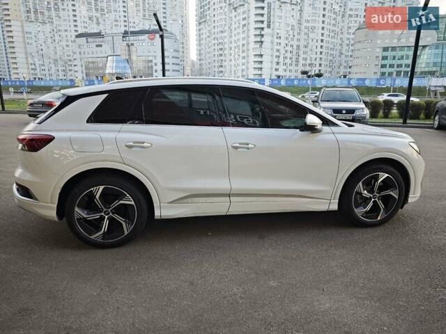 Белый Ауди Q4 e-tron, объемом двигателя 0 л и пробегом 20 тыс. км за 28700 $, фото 2 на Automoto.ua