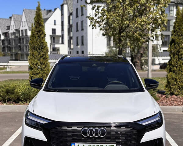 Белый Ауди Q4 e-tron, объемом двигателя 0 л и пробегом 20 тыс. км за 29700 $, фото 9 на Automoto.ua