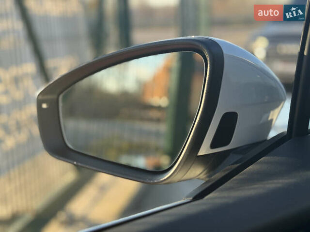 Белый Ауди Q4 e-tron, объемом двигателя 0 л и пробегом 45 тыс. км за 29999 $, фото 9 на Automoto.ua