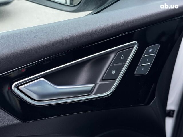 Ауди Q4 e-tron 2023 в Харькове на Automoto.ua Белый Ауди Q4 e-tron, объемом двигателя 0 л и пробегом 9 тыс. км за 31990 $, фото 15 на Automoto.ua