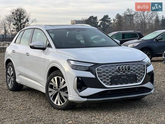 Белый Ауди Q4 e-tron, объемом двигателя 0 л и пробегом 18 тыс. км за 27500 $, фото 9 на Automoto.ua