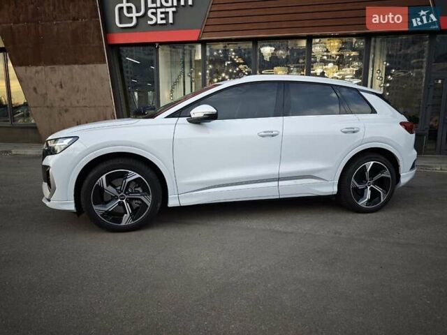 Белый Ауди Q4 e-tron, объемом двигателя 0 л и пробегом 20 тыс. км за 28700 $, фото 3 на Automoto.ua