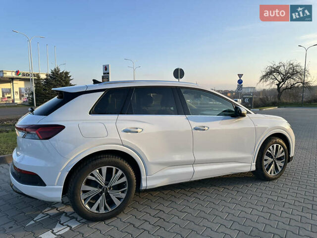 Белый Ауди Q4 e-tron, объемом двигателя 0 л и пробегом 43 тыс. км за 26950 $, фото 5 на Automoto.ua