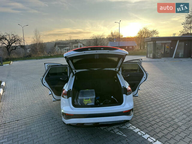 Белый Ауди Q4 e-tron, объемом двигателя 0 л и пробегом 43 тыс. км за 26950 $, фото 38 на Automoto.ua
