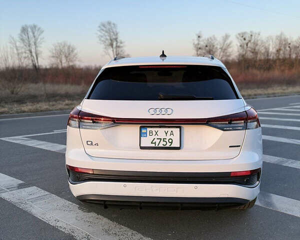 Белый Ауди Q4 e-tron, объемом двигателя 0 л и пробегом 23 тыс. км за 35400 $, фото 8 на Automoto.ua