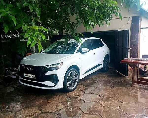 Ауди Q4 e-tron 2023 в Харькове на Automoto.ua Белый Ауди Q4 e-tron, объемом двигателя 0 л и пробегом 32 тыс. км за 32000 $, фото 2 на Automoto.ua