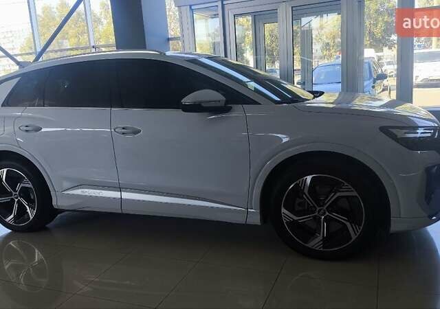 Белый Ауди Q4 e-tron, объемом двигателя 0 л и пробегом 20 тыс. км за 29900 $, фото 1 на Automoto.ua