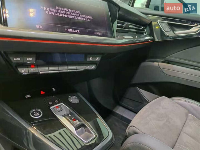 Білий Ауді Q4 e-tron, об'ємом двигуна 0 л та пробігом 22 тис. км за 25999 $, фото 14 на Automoto.ua