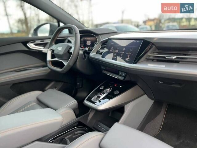 Белый Ауди Q4 e-tron, объемом двигателя 0 л и пробегом 18 тыс. км за 27500 $, фото 15 на Automoto.ua