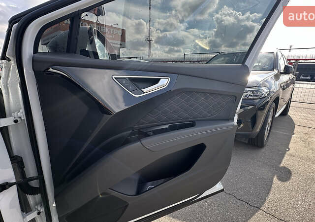Білий Ауді Q4 e-tron, об'ємом двигуна 0 л та пробігом 13 тис. км за 38500 $, фото 21 на Automoto.ua